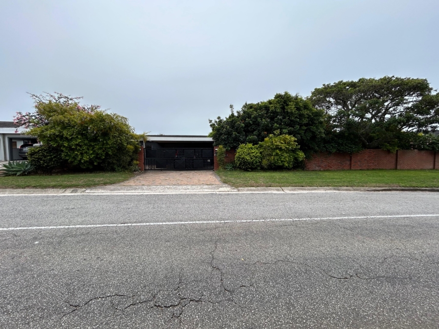 4 Bedroom Property for Sale in Linkside Eastern Cape